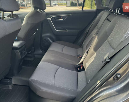 Сірий Тойота РАВ 4, об'ємом двигуна 2.5 л та пробігом 30 тис. км за 38500 $, фото 6 на Automoto.ua