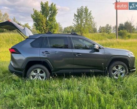 Сірий Тойота РАВ 4, об'ємом двигуна 2.49 л та пробігом 8 тис. км за 33200 $, фото 5 на Automoto.ua