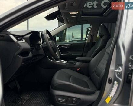 Сірий Тойота РАВ 4, об'ємом двигуна 2.49 л та пробігом 19 тис. км за 39000 $, фото 16 на Automoto.ua