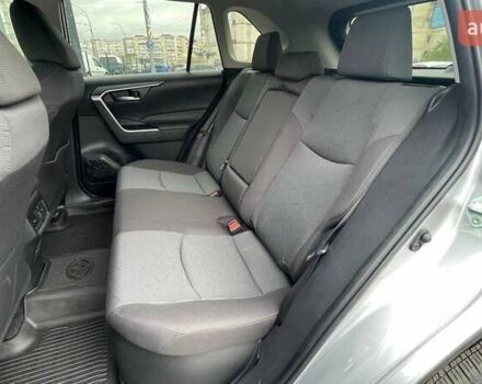 Сірий Тойота РАВ 4, об'ємом двигуна 2.49 л та пробігом 11 тис. км за 31990 $, фото 8 на Automoto.ua