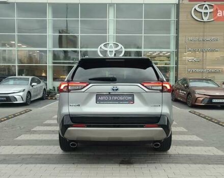 Сірий Тойота РАВ 4, об'ємом двигуна 2.49 л та пробігом 26 тис. км за 41895 $, фото 3 на Automoto.ua