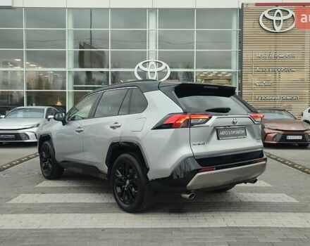 Сірий Тойота РАВ 4, об'ємом двигуна 2.49 л та пробігом 26 тис. км за 41895 $, фото 1 на Automoto.ua