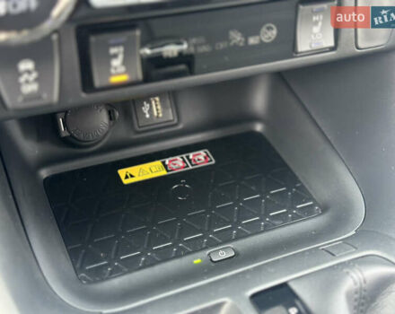 Сірий Тойота РАВ 4, об'ємом двигуна 2.49 л та пробігом 34 тис. км за 41750 $, фото 22 на Automoto.ua