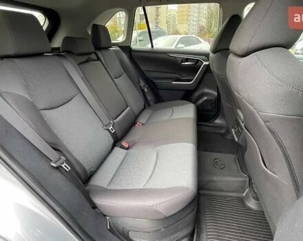 Сірий Тойота РАВ 4, об'ємом двигуна 2.49 л та пробігом 11 тис. км за 31990 $, фото 9 на Automoto.ua