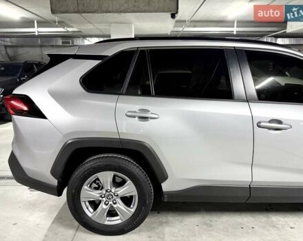 Сірий Тойота РАВ 4, об'ємом двигуна 2.49 л та пробігом 14 тис. км за 36500 $, фото 13 на Automoto.ua