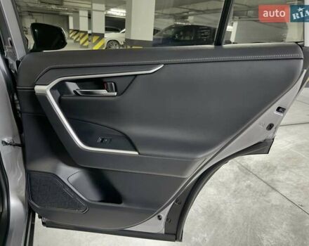 Сірий Тойота РАВ 4, об'ємом двигуна 2.49 л та пробігом 14 тис. км за 36500 $, фото 26 на Automoto.ua