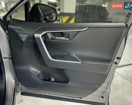 Сірий Тойота РАВ 4, об'ємом двигуна 2.49 л та пробігом 14 тис. км за 36500 $, фото 29 на Automoto.ua