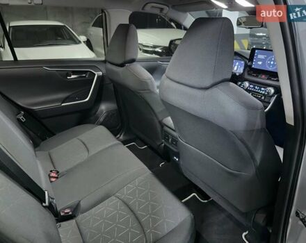 Сірий Тойота РАВ 4, об'ємом двигуна 2.49 л та пробігом 14 тис. км за 36500 $, фото 27 на Automoto.ua