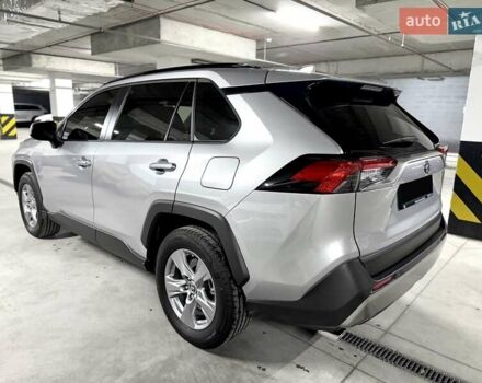 Сірий Тойота РАВ 4, об'ємом двигуна 2.49 л та пробігом 14 тис. км за 36500 $, фото 4 на Automoto.ua