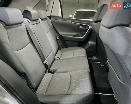 Сірий Тойота РАВ 4, об'ємом двигуна 2.49 л та пробігом 14 тис. км за 36500 $, фото 28 на Automoto.ua