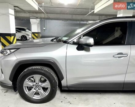 Сірий Тойота РАВ 4, об'ємом двигуна 2.49 л та пробігом 14 тис. км за 36500 $, фото 1 на Automoto.ua