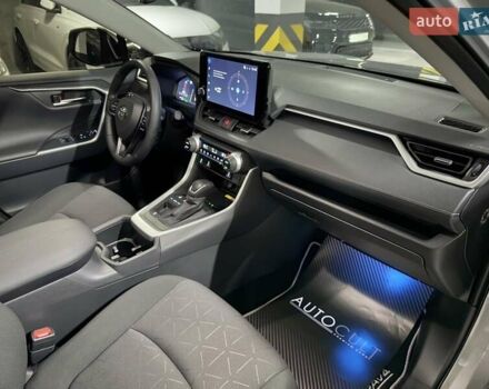 Сірий Тойота РАВ 4, об'ємом двигуна 2.49 л та пробігом 14 тис. км за 36500 $, фото 30 на Automoto.ua