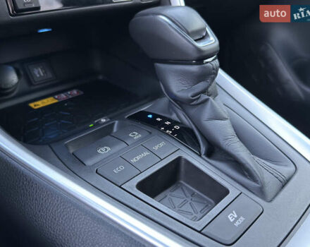 Сірий Тойота РАВ 4, об'ємом двигуна 2.5 л та пробігом 24 тис. км за 42000 $, фото 22 на Automoto.ua