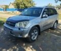 Серый Тойота РАВ 4, объемом двигателя 2 л и пробегом 260 тыс. км за 4500 $, фото 1 на Automoto.ua