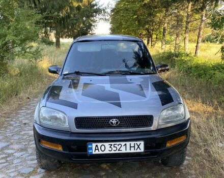 Серый Тойота РАВ 4, объемом двигателя 2 л и пробегом 213 тыс. км за 4000 $, фото 1 на Automoto.ua