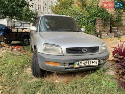 Тойота РАВ 4 1997 у Дніпро (Дніпропетровську) на Automoto.ua Сірий Тойота РАВ 4, об'ємом двигуна 2 л та пробігом 400 тис. км за 4000 $, фото 1 на Automoto.ua