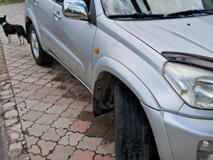 Тойота РАВ 4 2000 у Одесі на Automoto.ua Сірий Тойота РАВ 4, об'ємом двигуна 2 л та пробігом 260 тис. км за 5600 $, фото 1 на Automoto.ua