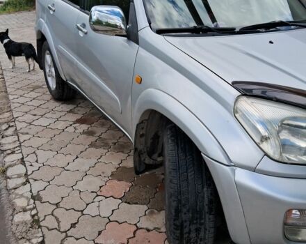 Сірий Тойота РАВ 4, об'ємом двигуна 2 л та пробігом 260 тис. км за 5600 $, фото 1 на Automoto.ua