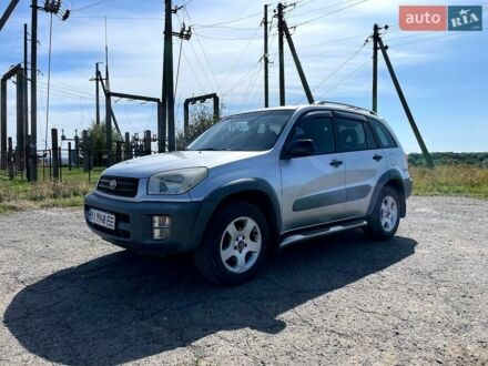 Серый Тойота РАВ 4, объемом двигателя 2 л и пробегом 202 тыс. км за 6500 $, фото 1 на Automoto.ua
