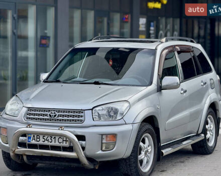 Серый Тойота РАВ 4, объемом двигателя 2 л и пробегом 366 тыс. км за 4450 $, фото 1 на Automoto.ua