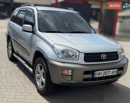 Серый Тойота РАВ 4, объемом двигателя 2 л и пробегом 453 тыс. км за 5800 $, фото 1 на Automoto.ua
