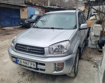 Серый Тойота РАВ 4, объемом двигателя 2 л и пробегом 300 тыс. км за 3990 $, фото 1 на Automoto.ua