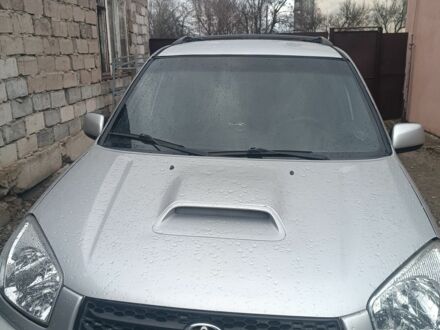 Серый Тойота РАВ 4, объемом двигателя 2 л и пробегом 390 тыс. км за 5000 $, фото 1 на Automoto.ua