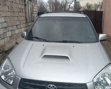 Серый Тойота РАВ 4, объемом двигателя 2 л и пробегом 390 тыс. км за 5000 $, фото 1 на Automoto.ua