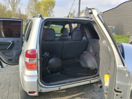 Сірий Тойота РАВ 4, об'ємом двигуна 2 л та пробігом 552 тис. км за 6525 $, фото 1 на Automoto.ua