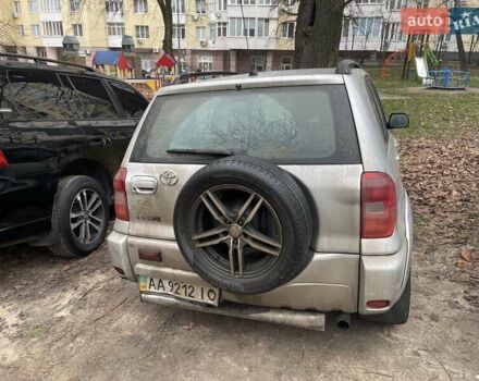 Серый Тойота РАВ 4, объемом двигателя 2 л и пробегом 359 тыс. км за 6500 $, фото 1 на Automoto.ua