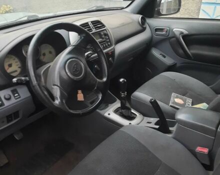 Серый Тойота РАВ 4, объемом двигателя 2 л и пробегом 404 тыс. км за 2613 $, фото 1 на Automoto.ua