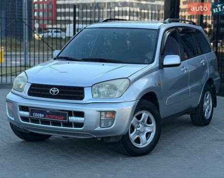 Серый Тойота РАВ 4, объемом двигателя 2 л и пробегом 309 тыс. км за 5700 $, фото 1 на Automoto.ua