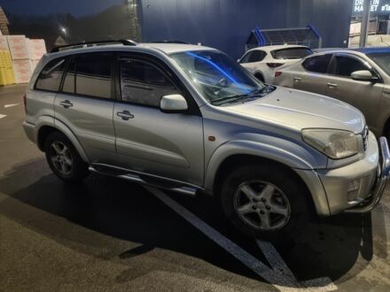 Серый Тойота РАВ 4, объемом двигателя 2 л и пробегом 338 тыс. км за 5700 $, фото 1 на Automoto.ua