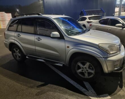 Серый Тойота РАВ 4, объемом двигателя 2 л и пробегом 338 тыс. км за 5700 $, фото 1 на Automoto.ua