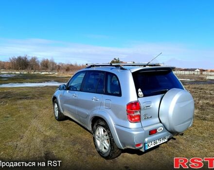Серый Тойота РАВ 4, объемом двигателя 2 л и пробегом 255 тыс. км за 6700 $, фото 1 на Automoto.ua