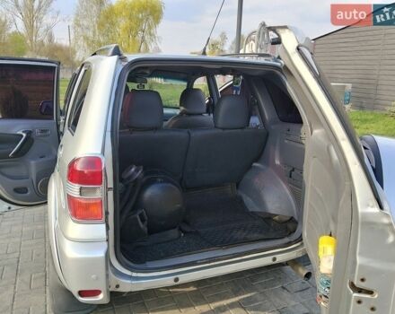 Сірий Тойота РАВ 4, об'ємом двигуна 2 л та пробігом 552 тис. км за 6525 $, фото 1 на Automoto.ua