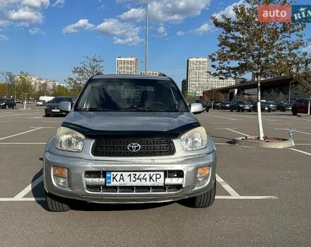 Серый Тойота РАВ 4, объемом двигателя 2 л и пробегом 360 тыс. км за 5850 $, фото 1 на Automoto.ua