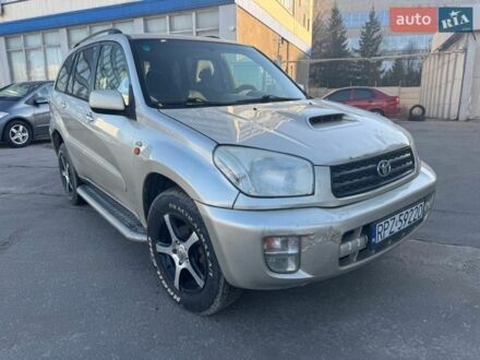 Серый Тойота РАВ 4, объемом двигателя 2 л и пробегом 340 тыс. км за 3000 $, фото 1 на Automoto.ua