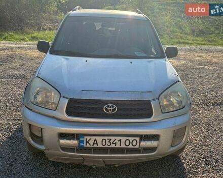 Серый Тойота РАВ 4, объемом двигателя 2 л и пробегом 220 тыс. км за 3300 $, фото 1 на Automoto.ua