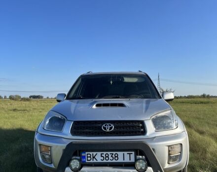 Серый Тойота РАВ 4, объемом двигателя 2 л и пробегом 340 тыс. км за 7200 $, фото 1 на Automoto.ua