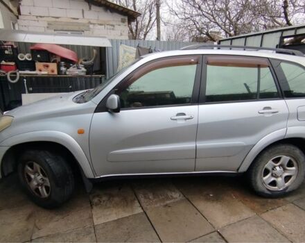 Серый Тойота РАВ 4, объемом двигателя 2 л и пробегом 250 тыс. км за 5550 $, фото 1 на Automoto.ua