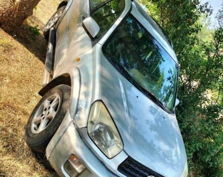 Серый Тойота РАВ 4, объемом двигателя 2 л и пробегом 370 тыс. км за 3566 $, фото 1 на Automoto.ua