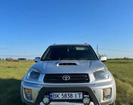 Серый Тойота РАВ 4, объемом двигателя 2 л и пробегом 340 тыс. км за 7200 $, фото 1 на Automoto.ua