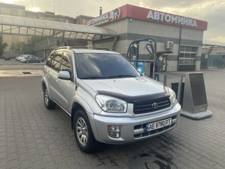 Сірий Тойота РАВ 4, об'ємом двигуна 2 л та пробігом 210 тис. км за 5850 $, фото 1 на Automoto.ua