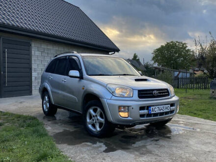 Сірий Тойота РАВ 4, об'ємом двигуна 2 л та пробігом 400 тис. км за 5700 $, фото 1 на Automoto.ua