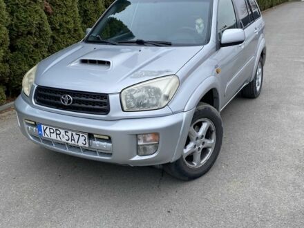 Сірий Тойота РАВ 4, об'ємом двигуна 2 л та пробігом 298 тис. км за 3294 $, фото 1 на Automoto.ua