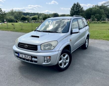 Серый Тойота РАВ 4, объемом двигателя 2 л и пробегом 290 тыс. км за 3827 $, фото 1 на Automoto.ua