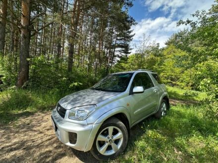 Тойота РАВ 4 2002 у Глубокой на Automoto.ua Сірий Тойота РАВ 4, об'ємом двигуна 2 л та пробігом 130 тис. км за 5500 $, фото 1 на Automoto.ua