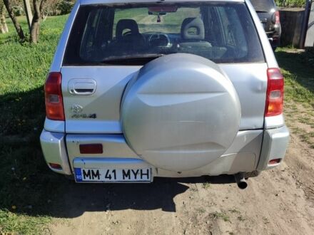 Тойота РАВ 4 2002 у Жмеренке на Automoto.ua Сірий Тойота РАВ 4, об'ємом двигуна 2 л та пробігом 230 тис. км за 4100 $, фото 1 на Automoto.ua