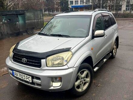 Сірий Тойота РАВ 4, об'ємом двигуна 2 л та пробігом 243 тис. км за 6500 $, фото 1 на Automoto.ua